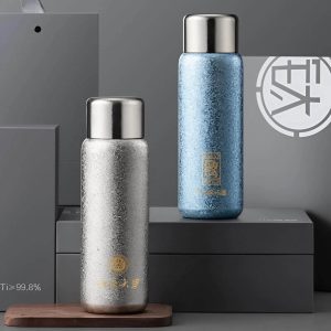 Bình đựng nước bằng Titan